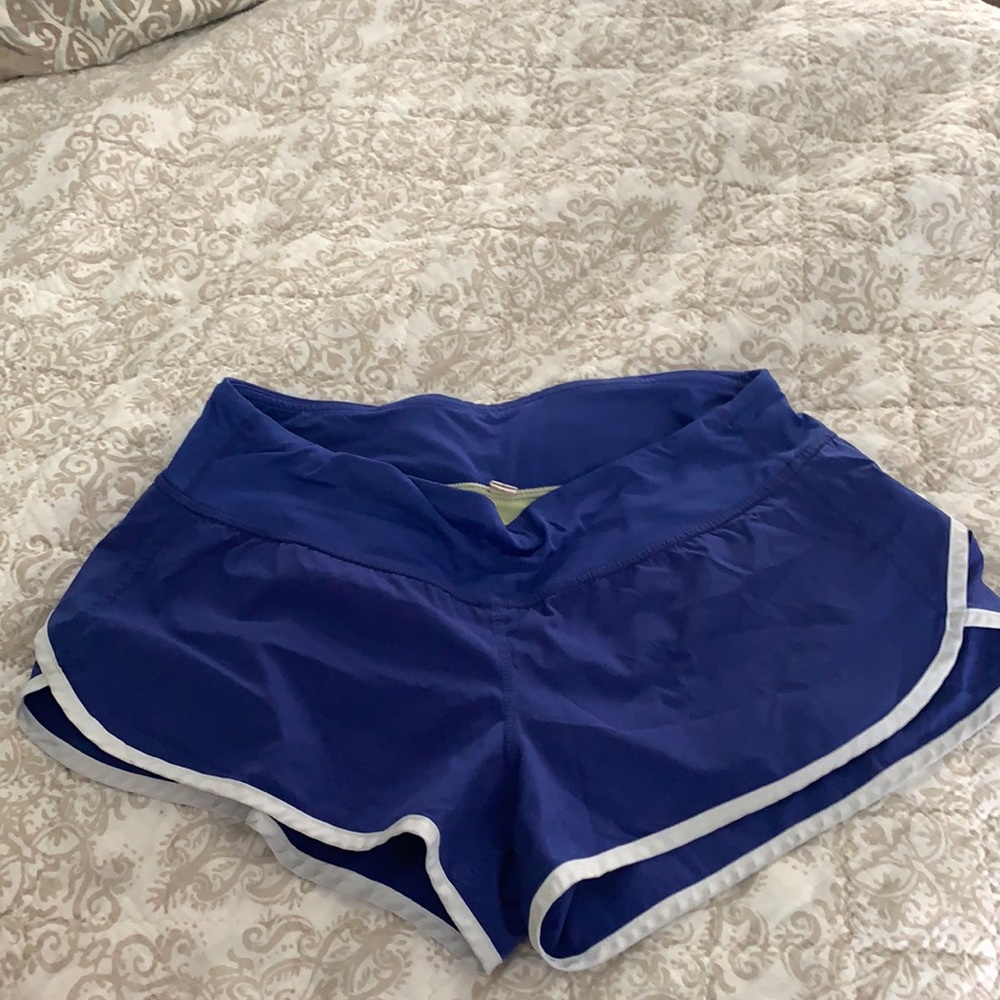 Lululemon size 6 shorts